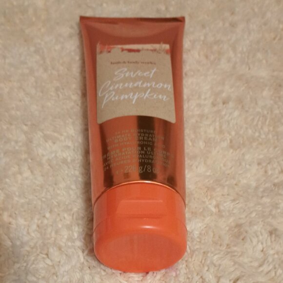 NWT~ Bath & Body Works 8 oz.  Sweet Cinnamon Pumpkin Body Cream with Shea Butter - Picture 3 of 5